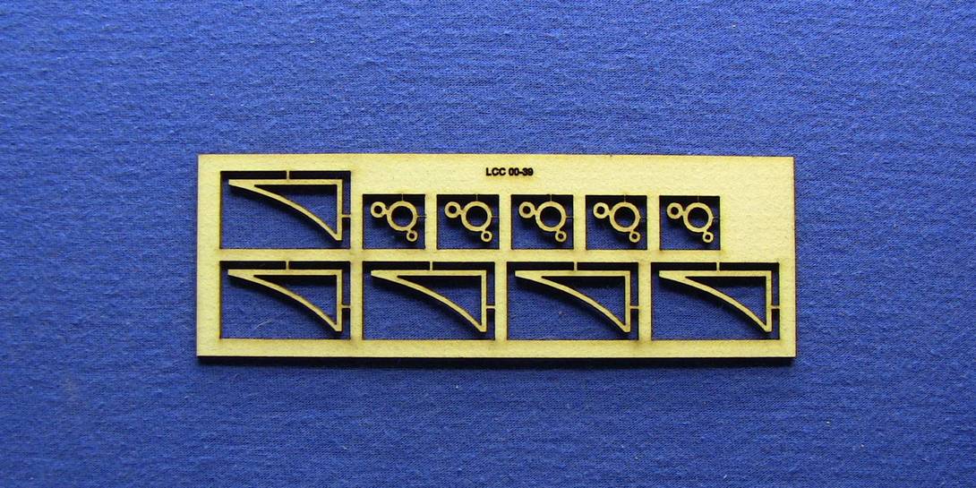 LCC 00-39 OO gauge canopy brackets kit Kit of 5 canopy brackets with separate bracket decoration.